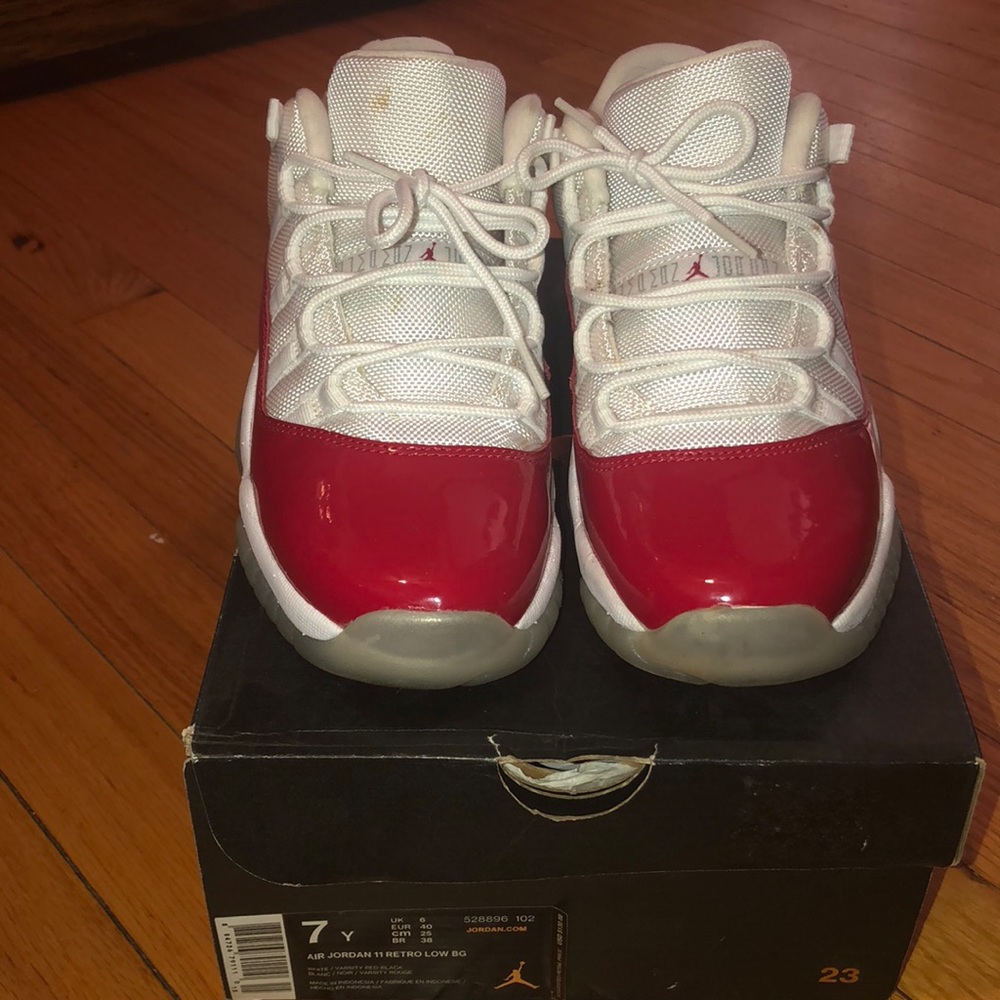 Retro 11 low Cherry